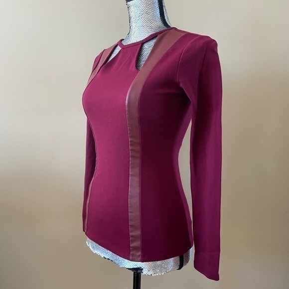 ⭐️2 FOR $20⭐️ Guess Deep Plum Burgundy Cutout Top. XS - Picture 9 of 12